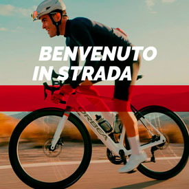 Ciclista su strada