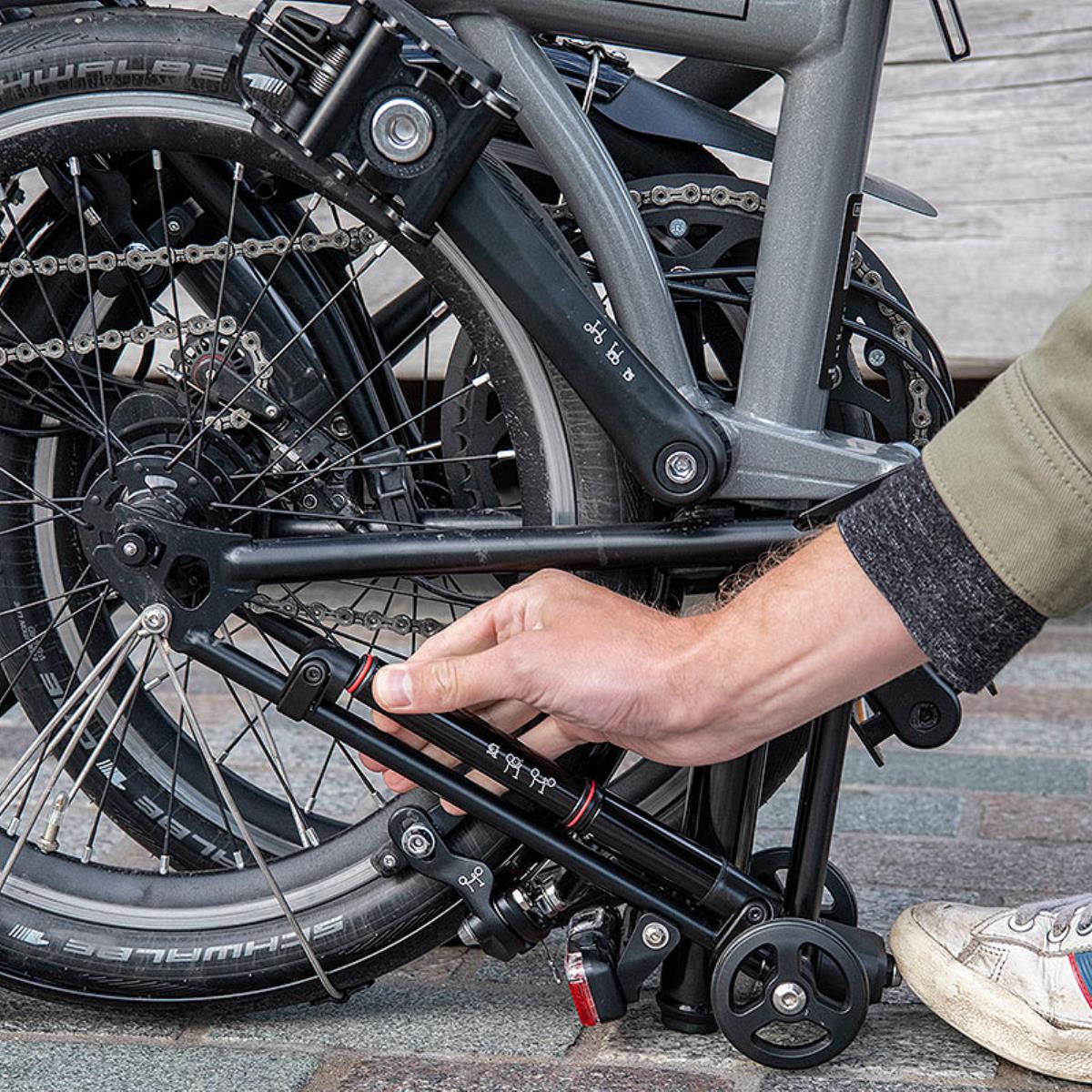 BROMPTON 携帯ポンプ　LEZYNE シルバー BROMPTON ブロンプトン LEZYNE 携帯ポンプ シルバー - メルカリ